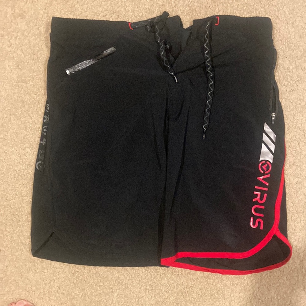 Virus training shorts